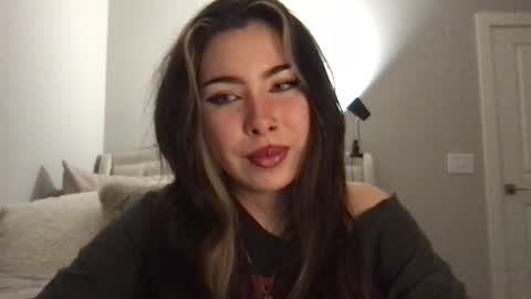 Sophie Belle online show from 11-19-25, 02:11