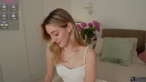 sophiebelll online show from 06-12-26, 09:19