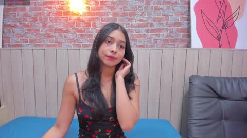 Snapshot of sophiebenson_ chatting on 01-11-25, 12:07 Sophie online show from 01-11-25, 12:07