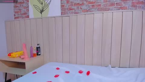 Snapshot of sophiebenson_ chatting on 02-14-25, 03:26 Sophie online show from 02-14-25, 03:26