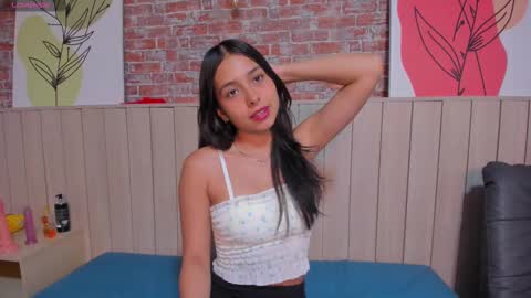 Snapshot of sophiebenson_ chatting on 02-24-25, 03:53 Sophie online show from 02-24-25, 03:53