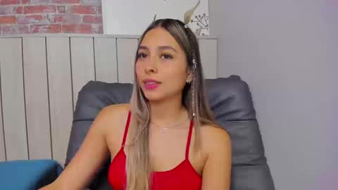 Snapshot of sophiebenson_ chatting on 09-12-25, 02:17 Sophie online show from 09-12-25, 02:17