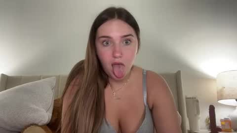 Snapshot of sophieblakexo chatting on 01-08-26, 12:13 Sophie online show from 01-08-26, 12:13