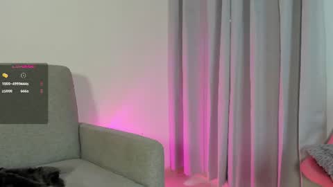 Snapshot of sophiecb chatting on 07-19-26, 07:39 sophie online show from 07-19-26, 07:39