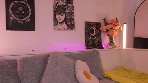 Sophiee  online show from 10-20-25, 09:26