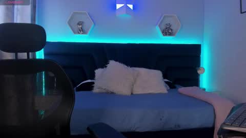 Sophie online show from 03-02-25, 05:25