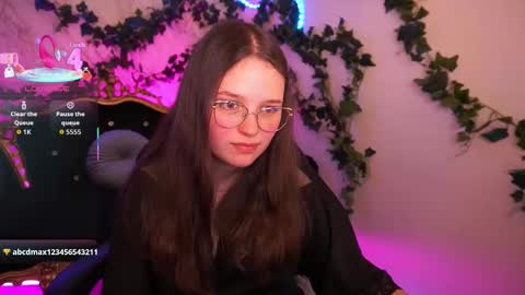 sophieedreams online show from 11-05-25, 02:39