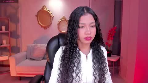 Sophie Houston online show from 11-12-25, 04:13