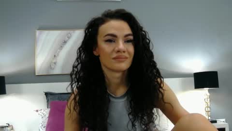 Snapshot of sophiejoulia chatting on 03-06-25, 06:26 Sophie online show from 03-06-25, 06:26