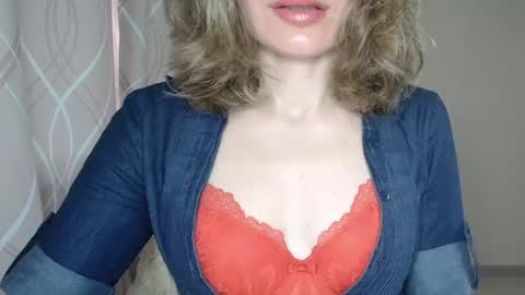 Sophiemisss online show from 05-27-26, 06:54
