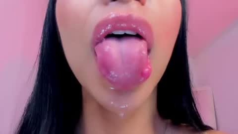 sophierooy online show from 07-12-26, 12:23