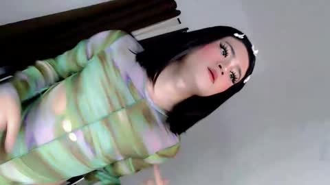 Snapshot of sophieslutx chatting on 05-22-26, 07:59 SOPHIEX online show from 05-22-26, 07:59