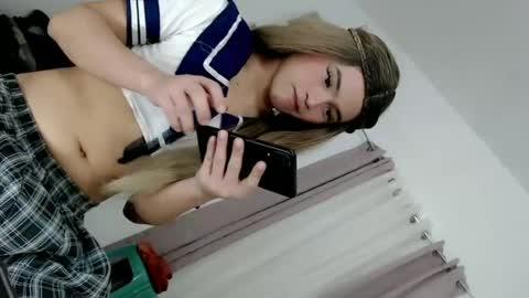 SOPHIEX online show from 06-25-26, 05:23