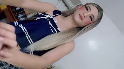 SOPHIEX online show from 07-27-26, 10:44
