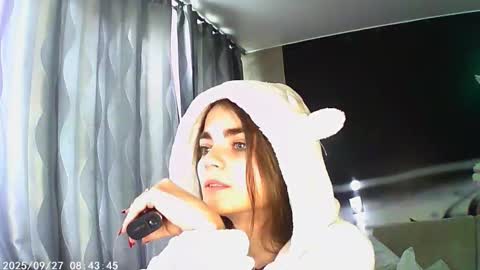 Sophie and my bestie Mandy    online show from 09-26-25, 10:30