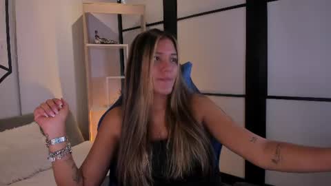 Snapshot of sophiewatson_ chatting on 07-03-26, 12:55 sophiewatson_ online show from 07-03-26, 12:55