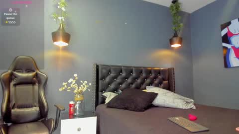 Snapshot of sophiietaylor_ chatting on 01-18-25, 11:00 Sophie Taylor online show from 01-18-25, 11:00