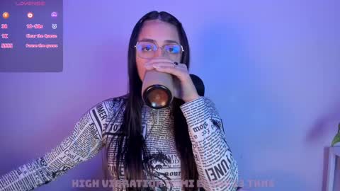 Snapshot of sophy_smilesweet chatting on 12-16-24, 11:33 SOPHY ROGERS online show from 12-16-24, 11:33