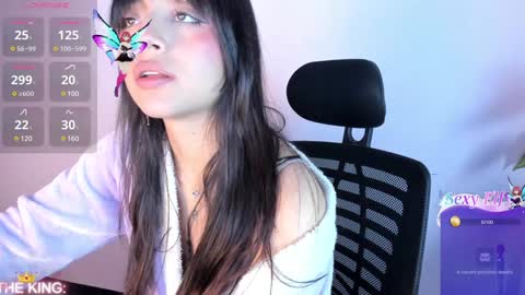 Snapshot of sophy_smilesweet chatting on 02-03-25, 02:45 SOPHY ROGERS online show from 02-03-25, 02:45