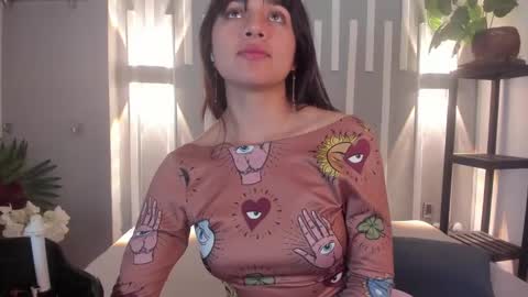 Snapshot of sophy_smilesweet chatting on 02-04-25, 11:38 SOPHY ROGERS online show from 02-04-25, 11:38
