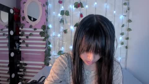 Snapshot of sophy_smilesweet chatting on 02-07-25, 11:45 SOPHY ROGERS online show from 02-07-25, 11:45