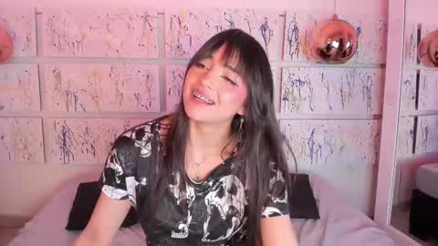 Snapshot of sophy_smilesweet chatting on 02-13-25, 02:52 SOPHY ROGERS online show from 02-13-25, 02:52