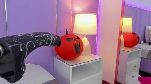 Sophy online show from 10-13-25, 11:54