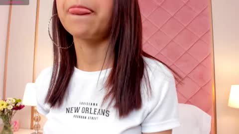 Snapshot of sopphiaa_payton chatting on 03-11-25, 12:28 Sophie online show from 03-11-25, 12:28