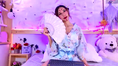 Snapshot of sopphiaa_payton chatting on 10-30-25, 01:12 Sophie online show from 10-30-25, 01:12