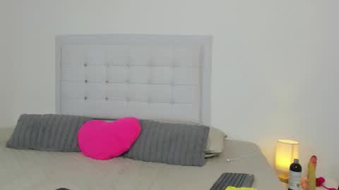 Snapshot of sopphiefox chatting on 10-31-25, 10:44 Sofia online show from 10-31-25, 10:44