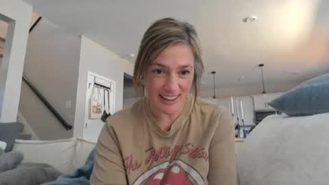 Snapshot of sotamom chatting on 08-01-26, 04:17 NaughtyMommy online show from 08-01-26, 04:17