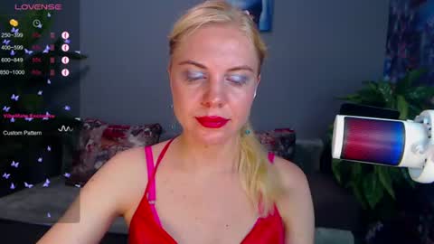 Lisa online show from 06-25-26, 02:00