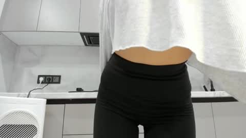 Mia online show from 10-29-25, 09:05