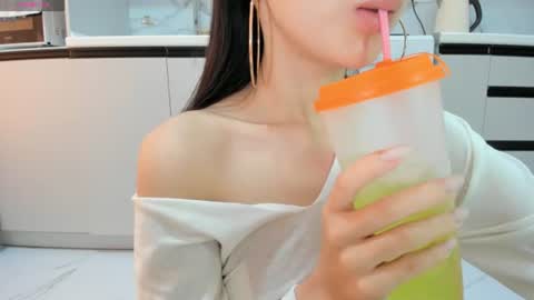 Mia online show from 07-29-26, 09:18