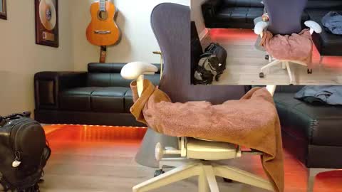 Snapshot of soundingslutslave chatting on 10-22-25, 04:40 soundingslutslave online show from 10-22-25, 04:40