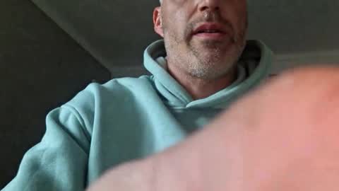 southboy2410 online show from 10-04-25, 04:05