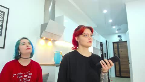 Snapshot of sova_energy chatting on 05-03-26, 10:27 Leah online show from 05-03-26, 10:27