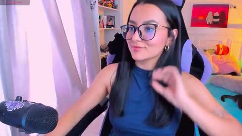 Lili online show from 11-14-25, 09:02