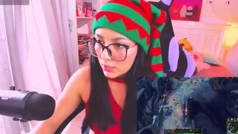 Lili online show from 12-22-25, 09:12