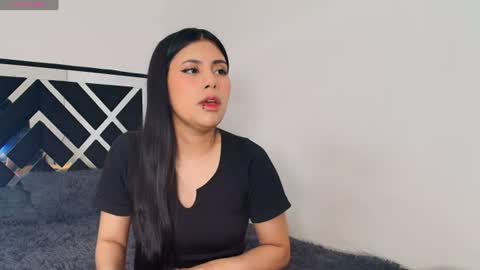 Snapshot of soy_camila01 chatting on 06-18-26, 08:58 soy_camila01 online show from 06-18-26, 08:58
