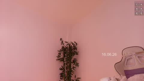 M A R I A N A online show from 06-17-26, 02:25