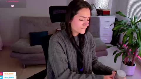 Luisa    online show from 02-22-25, 08:20