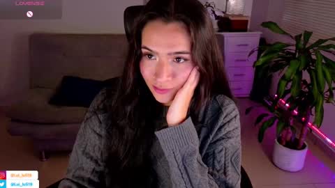 Luisa    online show from 02-22-25, 11:24