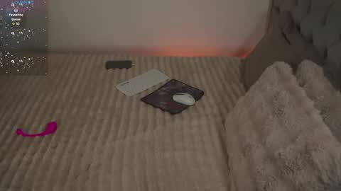 Snapshot of soydenise chatting on 12-16-25, 07:08 Denise online show from 12-16-25, 07:08