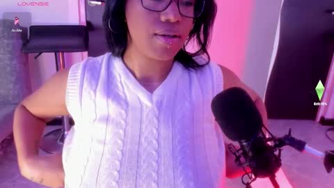 Snapshot of soymaria_ chatting on 02-14-26, 06:26 online show from 02-14-26, 06:26