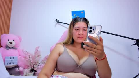 Snapshot of soyqeen chatting on 05-09-26, 04:06 SoyQueen online show from 05-09-26, 04:06