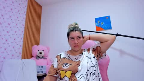 Snapshot of soyqeen chatting on 05-10-26, 03:12 SoyQueen online show from 05-10-26, 03:12