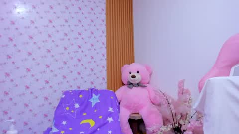 Snapshot of soyqeen chatting on 05-23-26, 04:29 SoyQueen online show from 05-23-26, 04:29