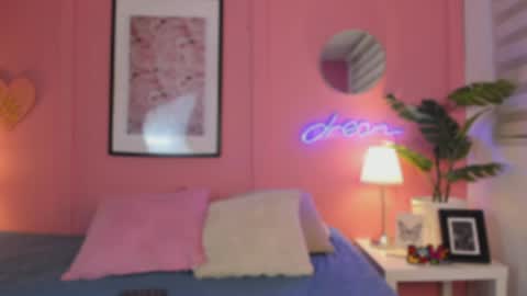 Snapshot of soysaraa_ chatting on 05-26-26, 05:25 Aleja online show from 05-26-26, 05:25