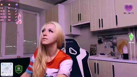 Snapshot of space_danger chatting on 10-14-25, 04:02 space danger online show from 10-14-25, 04:02